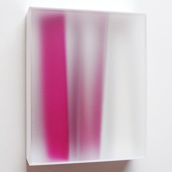 Rita Rohlfing – „Purpurlinie“, Acrylglas, Mixed Media, 62 x 50 x 16 cm