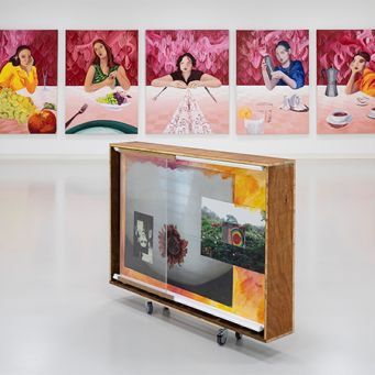 Ausstellungsansicht mit Werken von Paul F. Millet & Elisa Rungger (Foto: Frank Kleinbach)