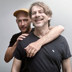 Andreas Schaerer & Kalle Kalima (Foto: Gregor Hohenberg)
