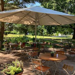 Fünf-Biergarten